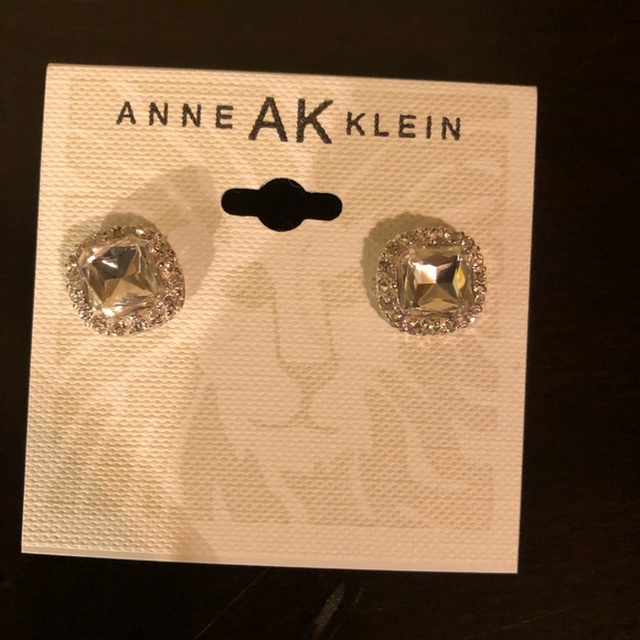 🌹Anne Klein silver plated cubic zirconia cushion - Picture 2 of 6